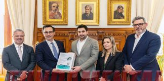 12 mil assinaturas contra fecho das urgências de obstetrícia: documento entregue ao governo pelos autarcas da região