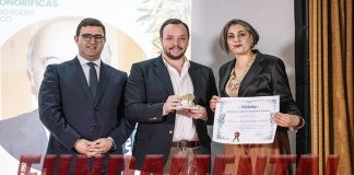 Azambuja homenageou com Distinções Honoríficas gigantes que carregaram aos ombros a freguesia