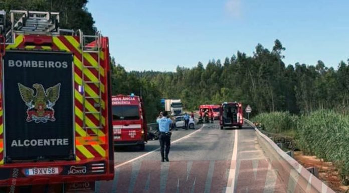 Tragédia na Espinheira: mulher motard de 47 anos morre em acidente entre duas motos e um ligeiro